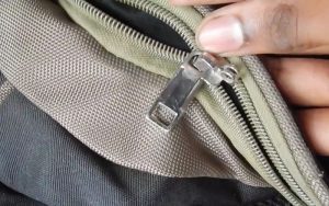 Cách sửa khóa túi xách chỉ với 5 bước đơn giản