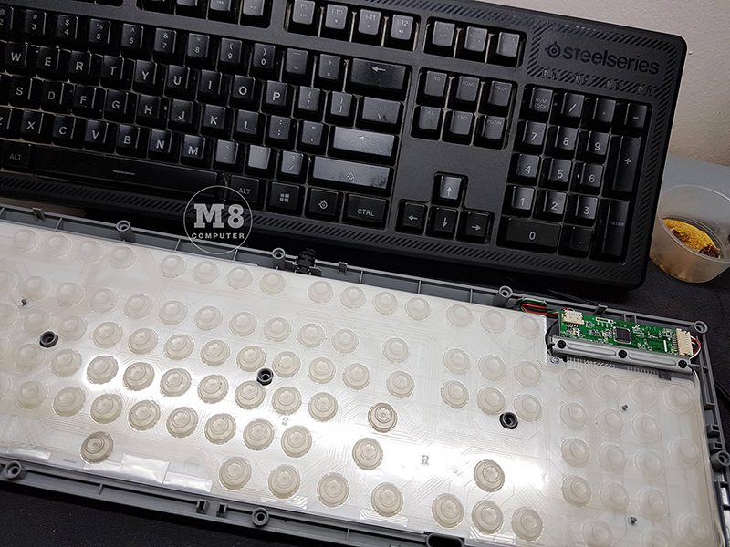 Sửa bàn phím máy tính mạch nhựa đơn giản tại M8 Computer